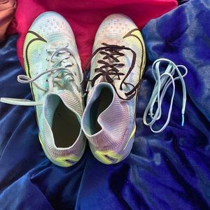 mens size 7,mercurial cleats